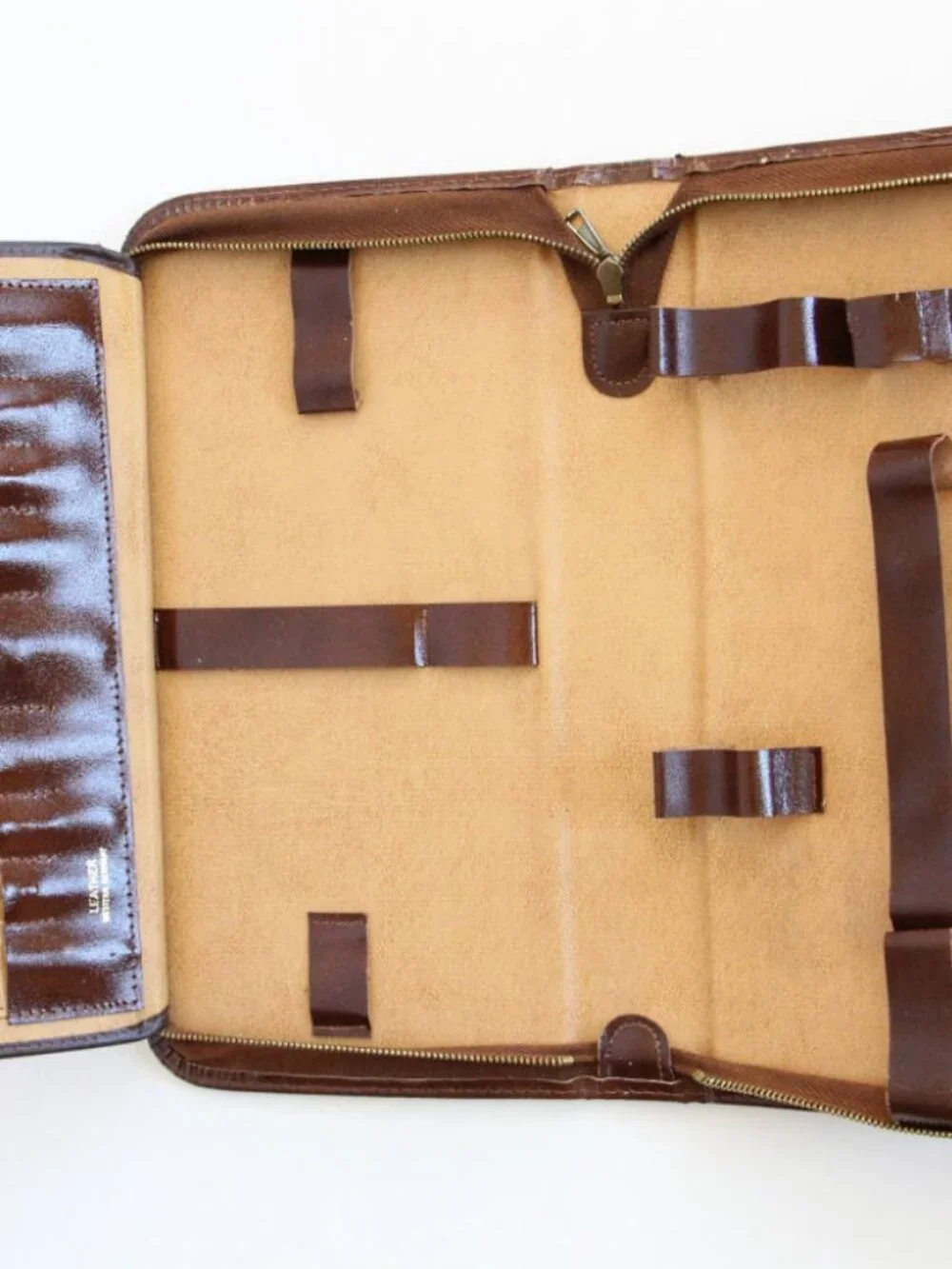 Vintage Leather Toiletry Bag Made in Western Germany, Zippered Dopp Kit - Picture 5 of 6